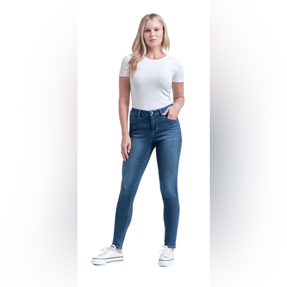 1822 BUTTER DENIM CLASSIC SKINNY JEANS SIZE 12/31  NWT